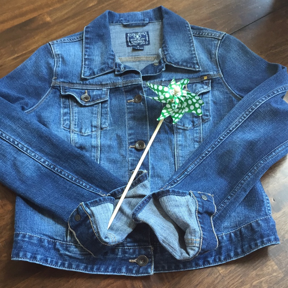 Lucky Brand Women's Blue Denim Jacket Fitted Trucker Jean Coat Size Medium NWOT